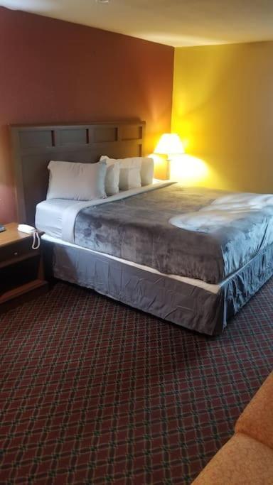 Osu Queen Bed Hotel Room 217 Wi-Fi Stillwater Exterior foto